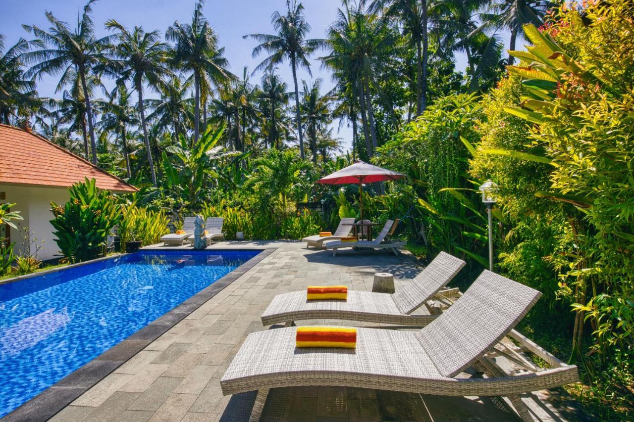 Coconut Hill Cottage Batununggul Exterior foto