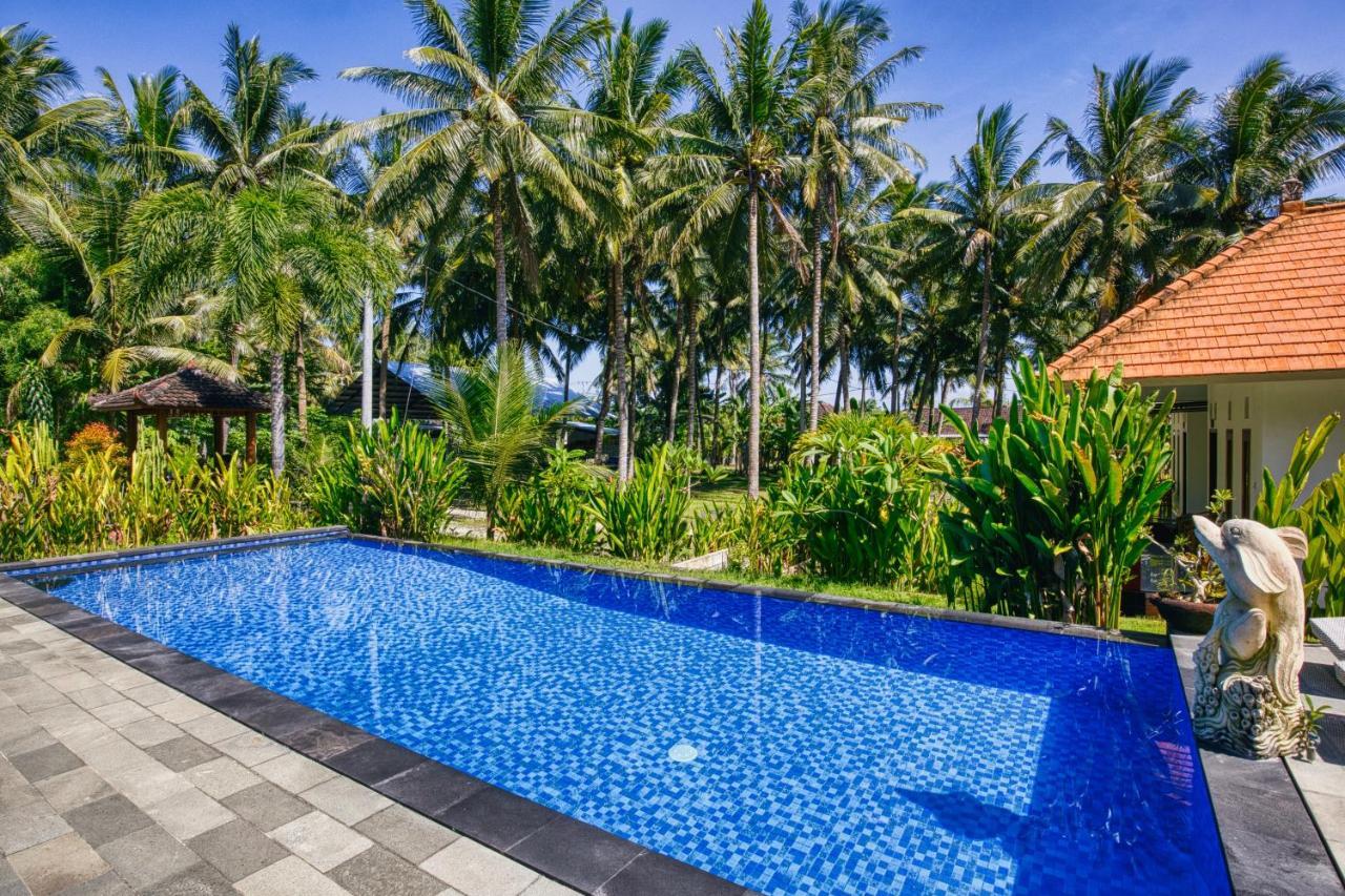 Coconut Hill Cottage Batununggul Exterior foto